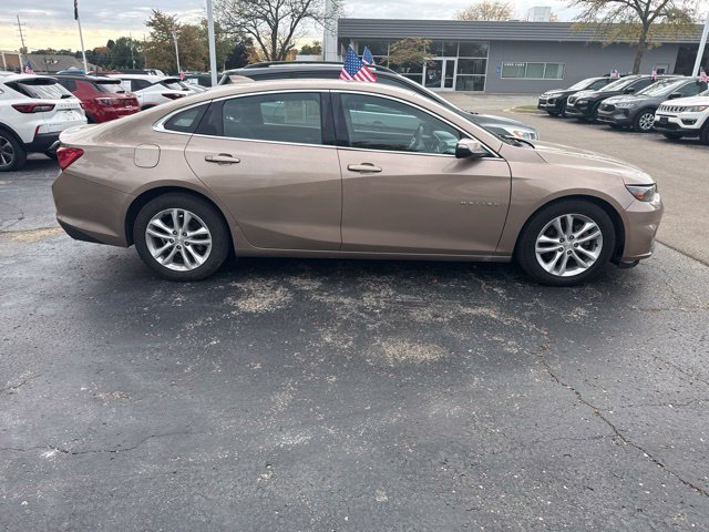 Used 2018 Chevrolet Malibu Hybrid w/ Leather Package FWD image 7