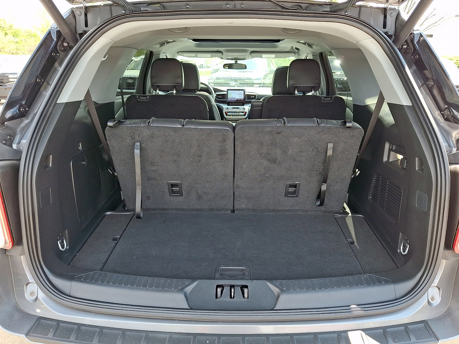 Certified 2024 Ford Explorer XLT w/ Equipment Group 202A image 34