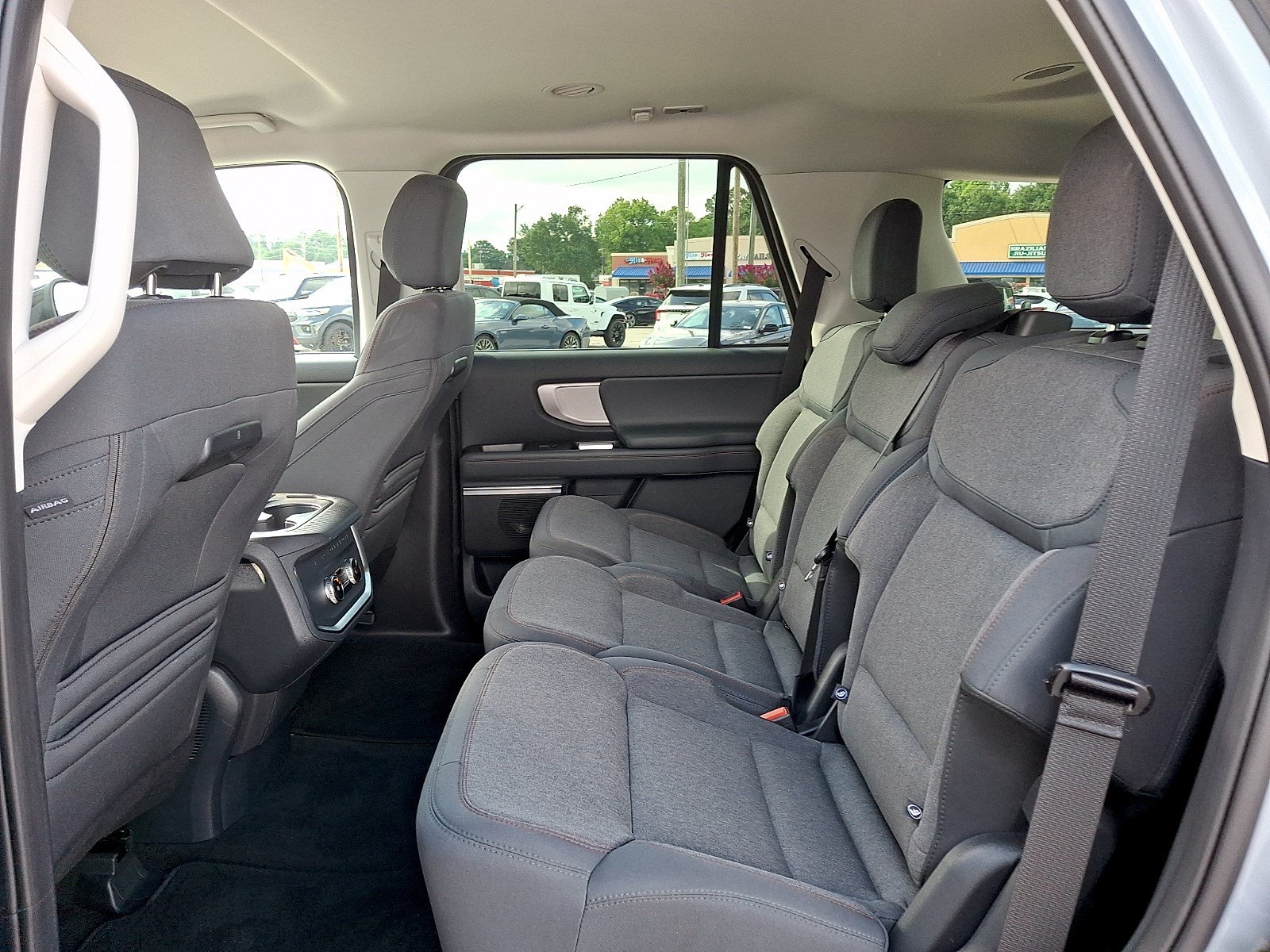 Certified 2025 Ford Expedition Active AWD/4WD image 9