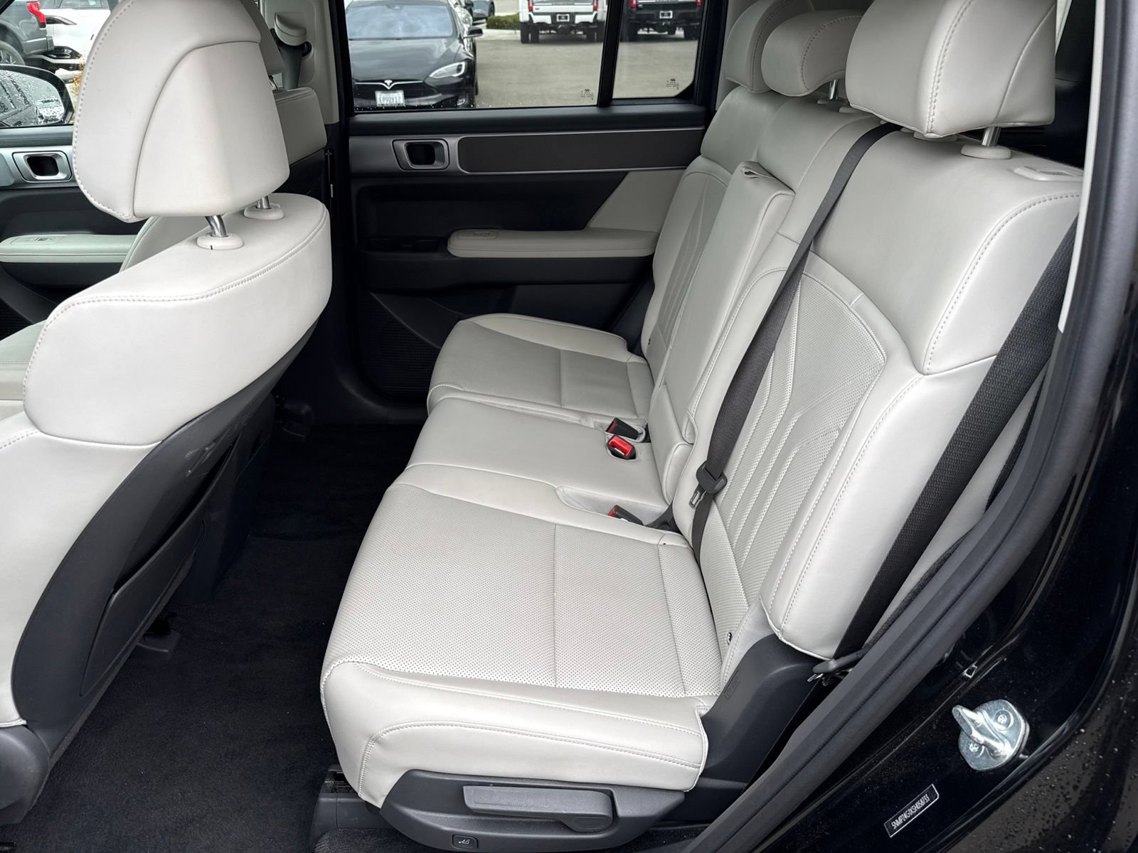 Used 2025 Hyundai Santa Fe SEL FWD image 14