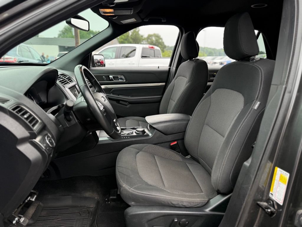 Certified 2019 Ford Explorer XLT AWD/4WD image 11