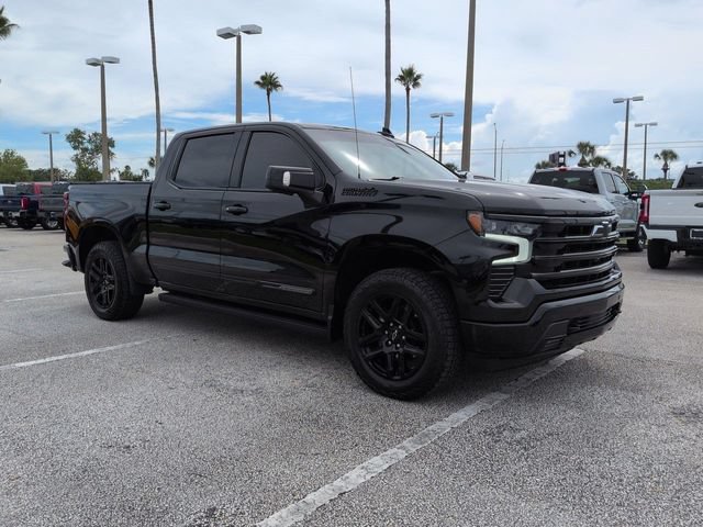 Used 2024 Chevrolet Silverado 1500 High Country w/ Midnight Edition AWD/4WD image 2