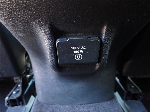 Used 2018 Jeep Cherokee Latitude Plus w/ Cold Weather Group AWD/4WD image 10