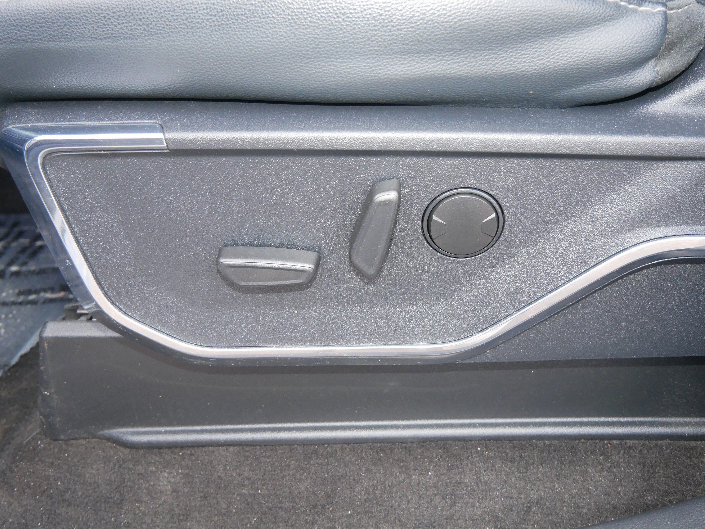 Certified 2022 Ford F150 Lariat w/ Equipment Group 501A Mid image 31