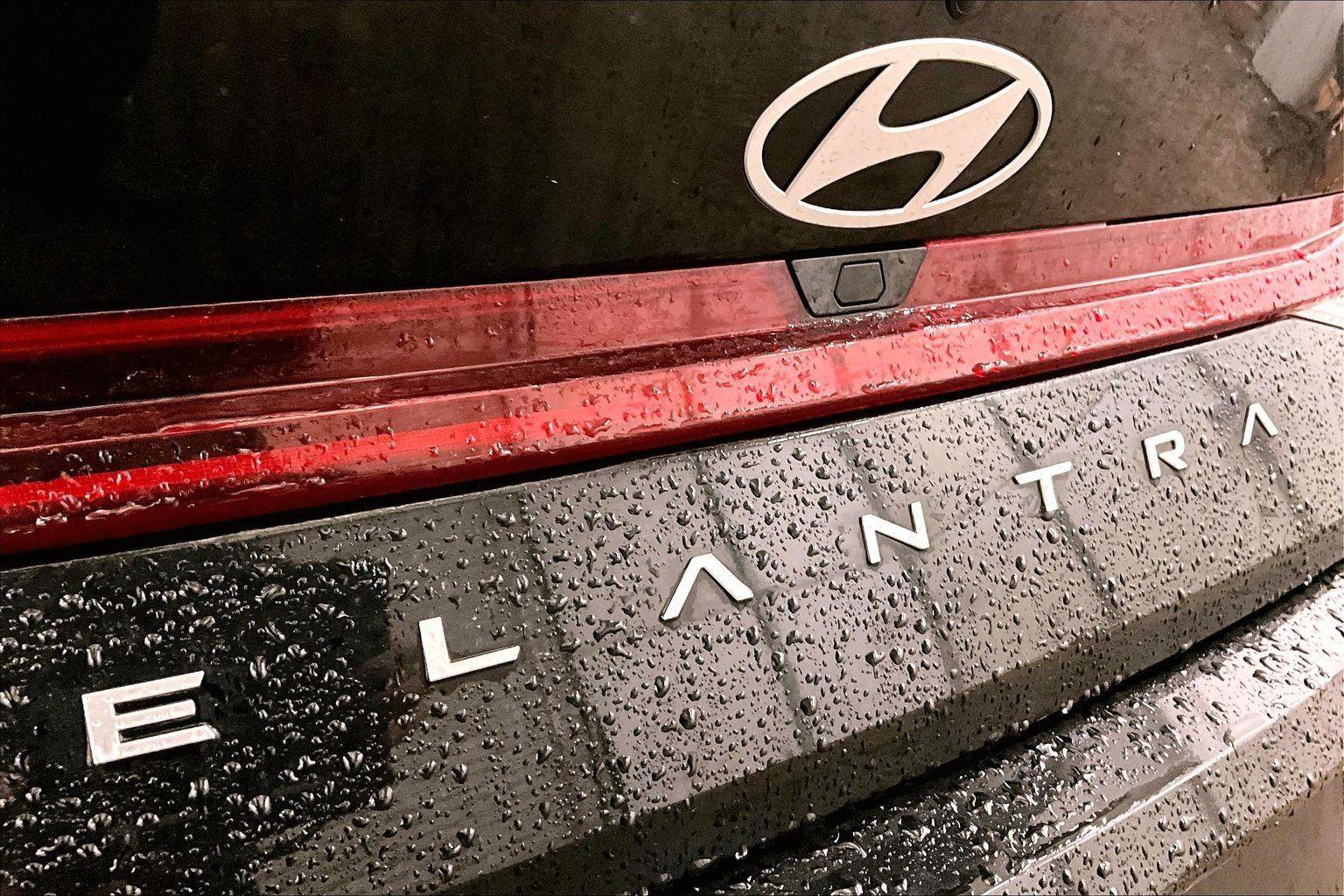 Used 2024 Hyundai Elantra SEL w/ Convenience Package image 13