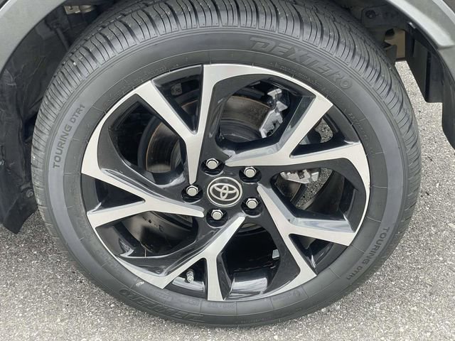 Used 2022 Toyota C-HR XLE FWD image 11