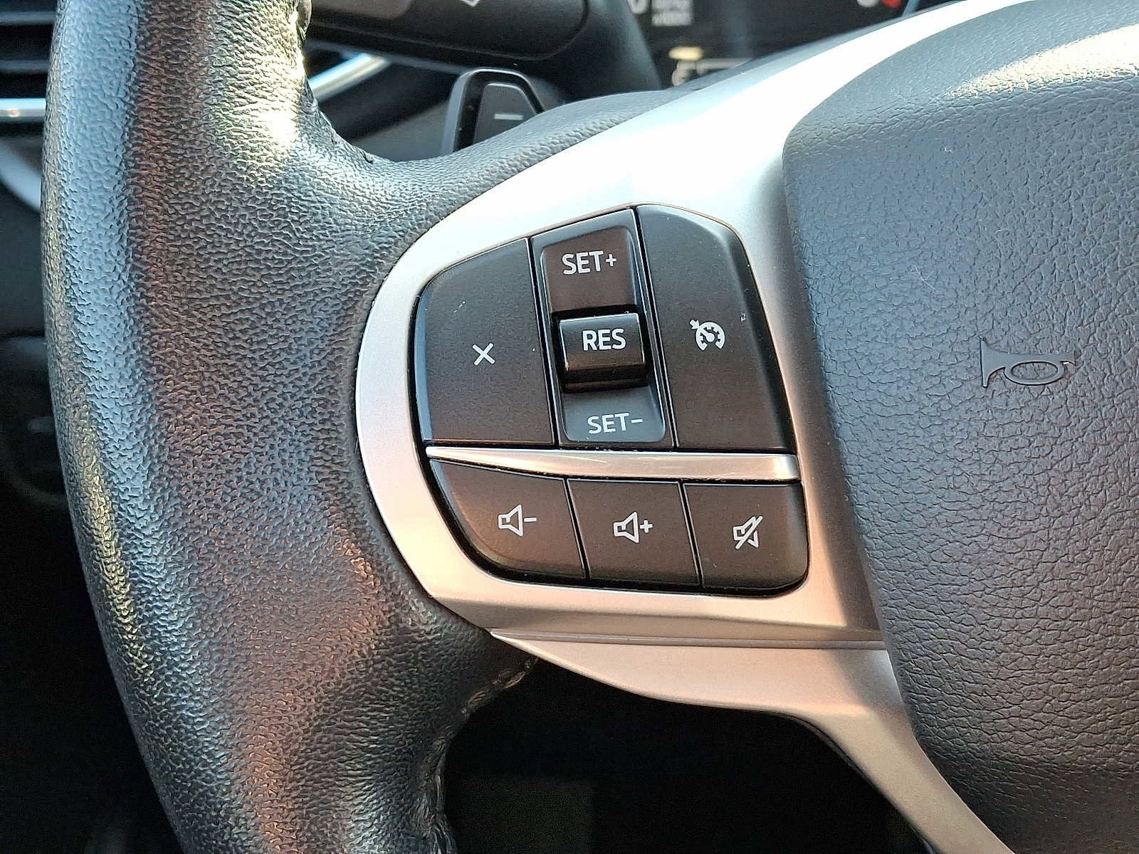 Certified 2020 Ford Explorer XLT w/ Equipment Group 202A image 21