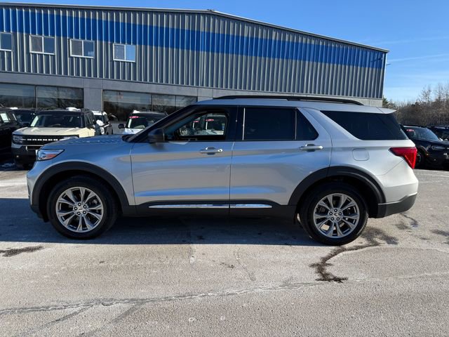 Certified 2022 Ford Explorer XLT w/ Equipment Group 202A image 2