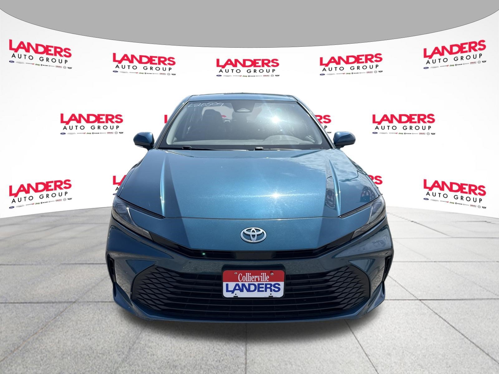 Used 2025 Toyota Camry LE FWD image 8