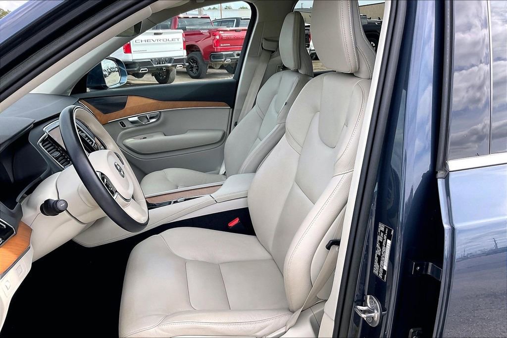 Used 2022 Volvo XC90 T6 Momentum w/ Advanced Package image 18