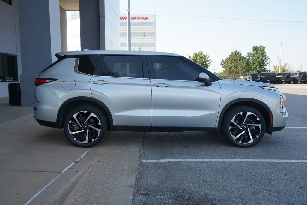 Used 2024 Mitsubishi Outlander SE AWD/4WD image 9