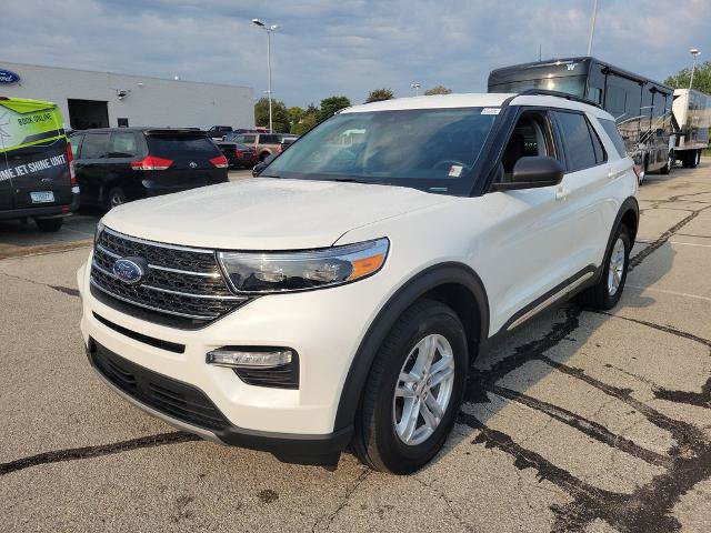 Certified 2024 Ford Explorer XLT w/ Equipment Group 202A AWD/4WD image 3