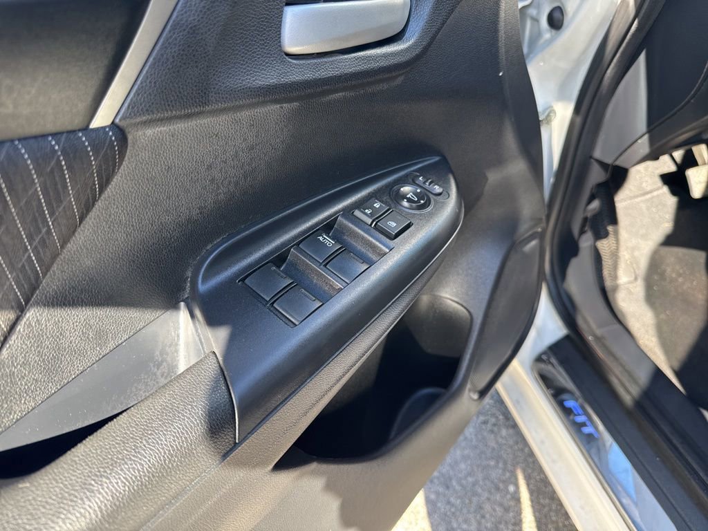 Used 2020 Honda Fit EX image 9