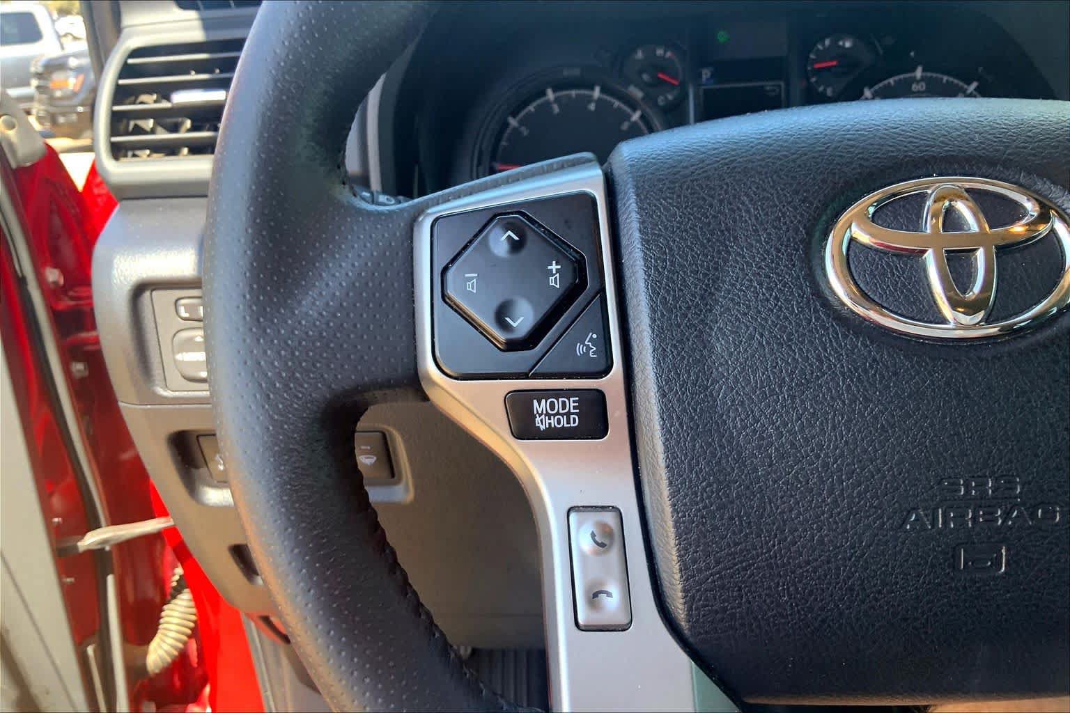 Used 2022 Toyota 4Runner SR5 Premium w/ Moonroof Package AWD/4WD image 23