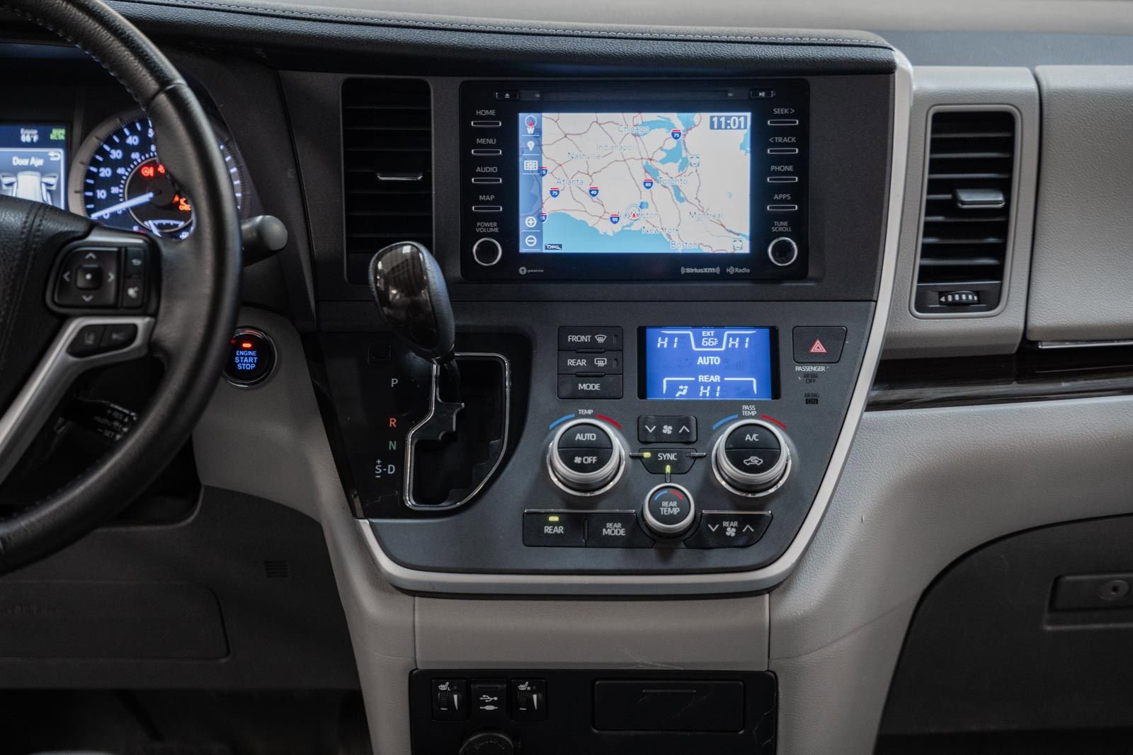 Used 2020 Toyota Sienna XLE w/ XLE Navigation Package image 28