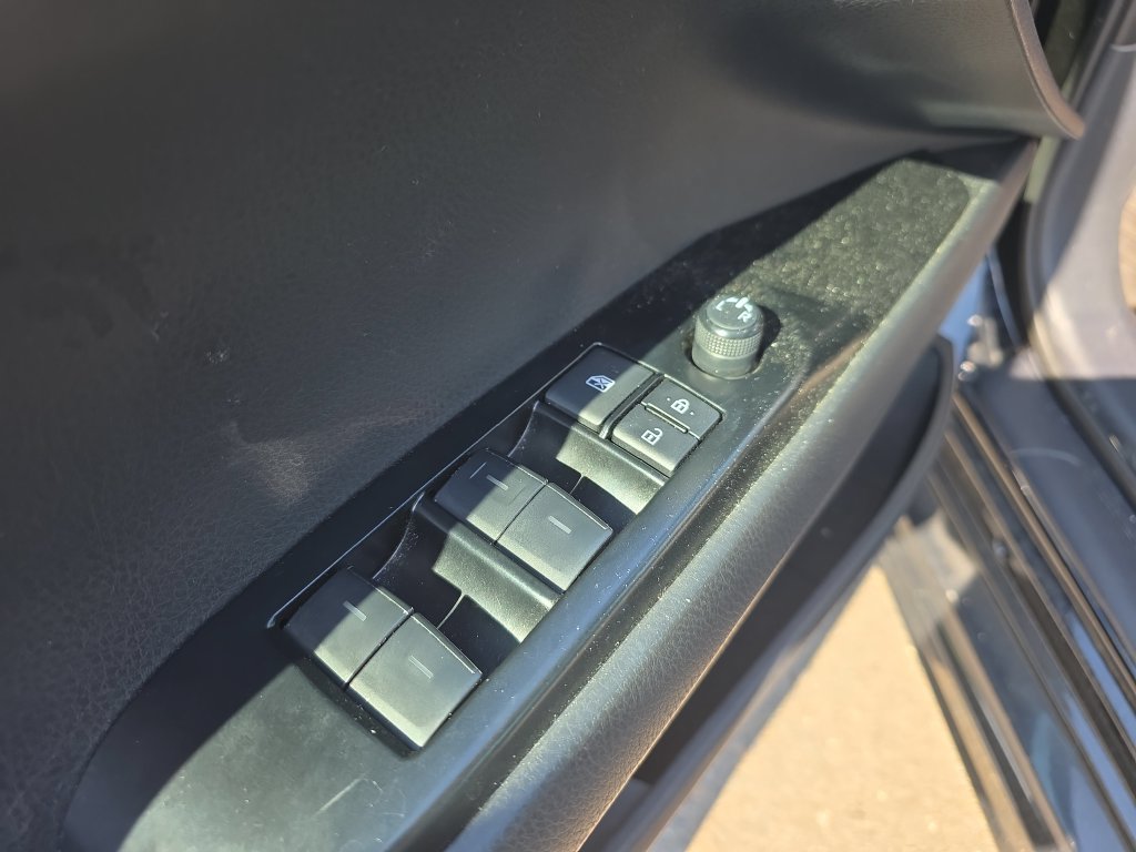 Used 2025 Toyota Camry SE AWD/4WD image 21