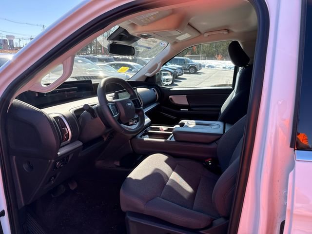 Certified 2025 Ford Expedition Active image 9