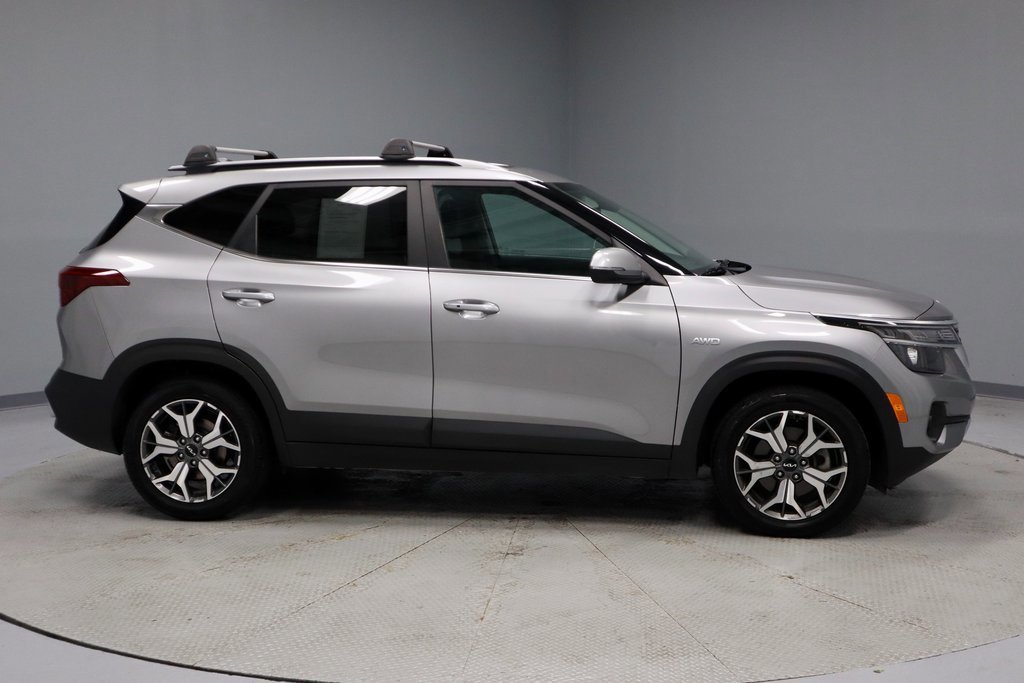 Used 2022 Kia Seltos EX image 6