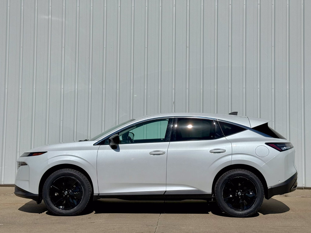 Used 2025 Nissan Murano SV AWD/4WD image 3