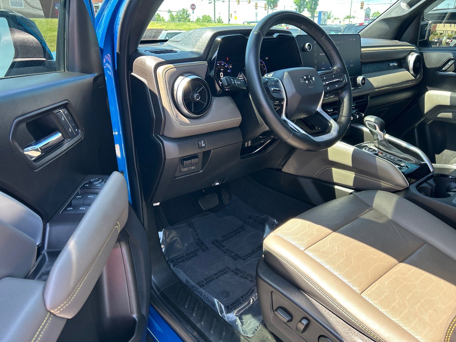 Used 2024 Chevrolet Colorado ZR2 w/ ZR2 Convenience Package III AWD/4WD image 6