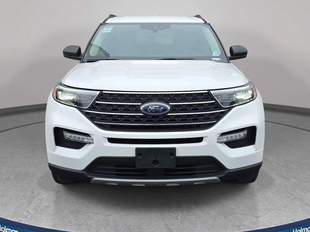 Certified 2022 Ford Explorer XLT w/ Equipment Group 202A AWD/4WD image 2