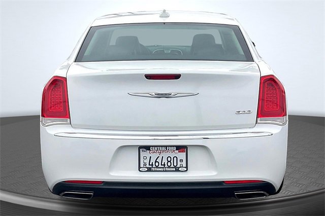 Used 2019 Chrysler 300 Limited image 3