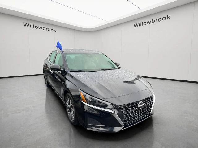 Used 2025 Nissan Altima 2.5 SV FWD image 7