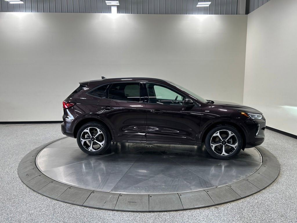 Certified 2023 Ford Escape ST-Line Elite w/ Premium Technology Package AWD/4WD image 6