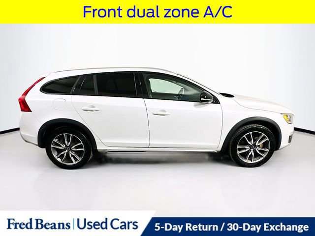 Used 2017 Volvo V60 T5 Cross Country w/ Convenience Package image 6