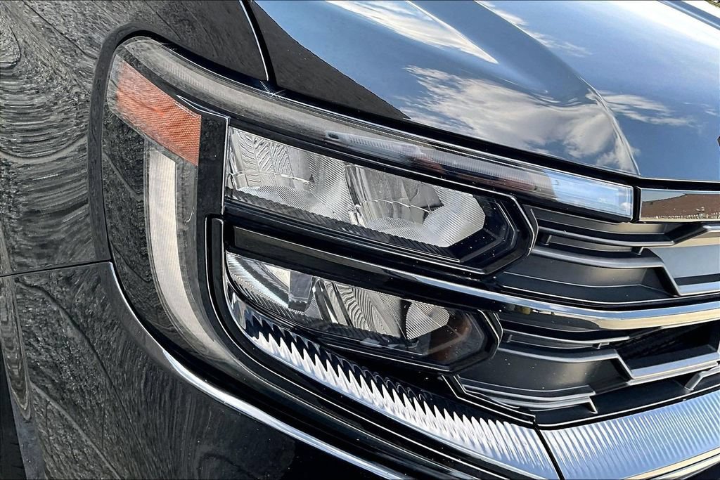 Certified 2025 Ford Expedition Active RWD image 29