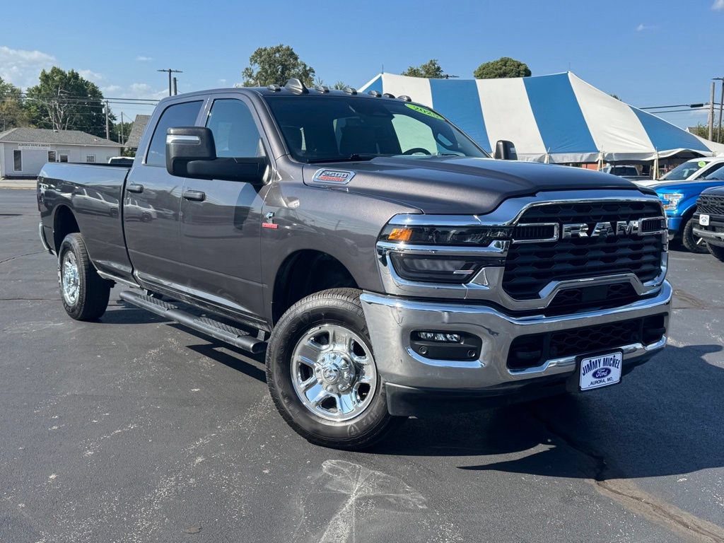 Used 2025 RAM 2500 Tradesman AWD/4WD image 1