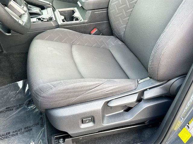 Used 2024 Toyota Tacoma SR5 AWD/4WD image 17