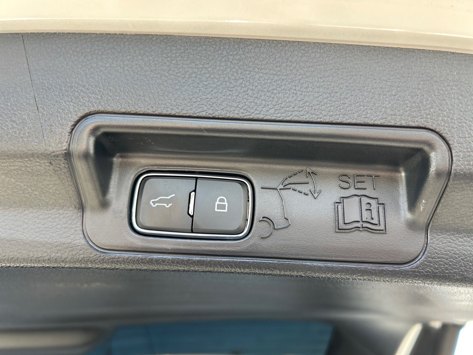 Certified 2025 Ford Explorer ST AWD/4WD image 19
