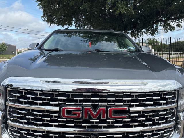 Used 2022 GMC Acadia Denali w/ Denali Technology Package FWD image 9