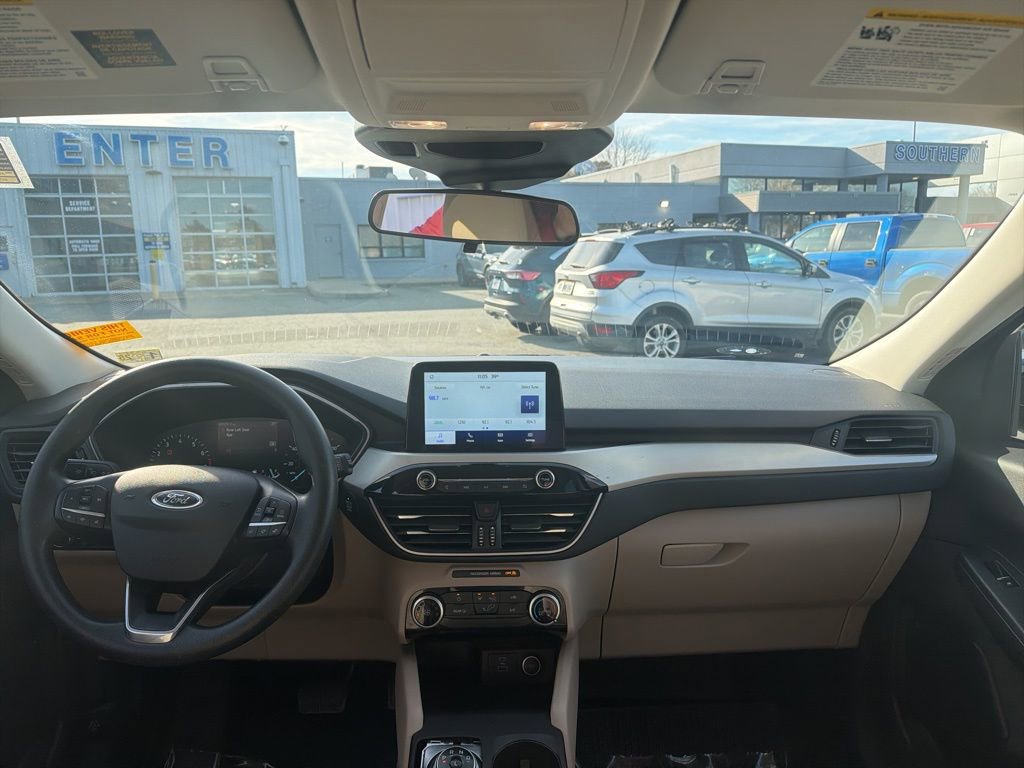Certified 2021 Ford Escape SE image 11
