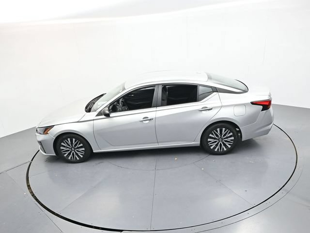 Used 2024 Nissan Altima 2.5 SV FWD image 36