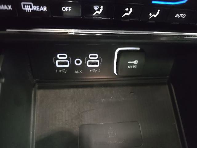 Used 2023 Jeep Grand Cherokee Summit w/ Luxury Tech Group V image 39