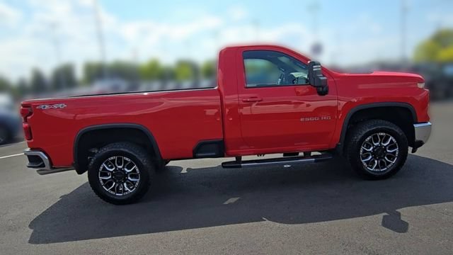 Used 2025 Chevrolet Silverado 2500 LT AWD/4WD image 2