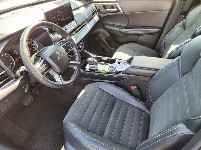 Used 2025 Mitsubishi Outlander SE FWD image 15