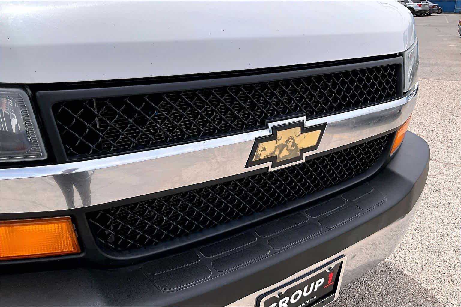 Used 2021 Chevrolet Express 3500 LT w/ LT Preferred Equipment Group RWD image 28