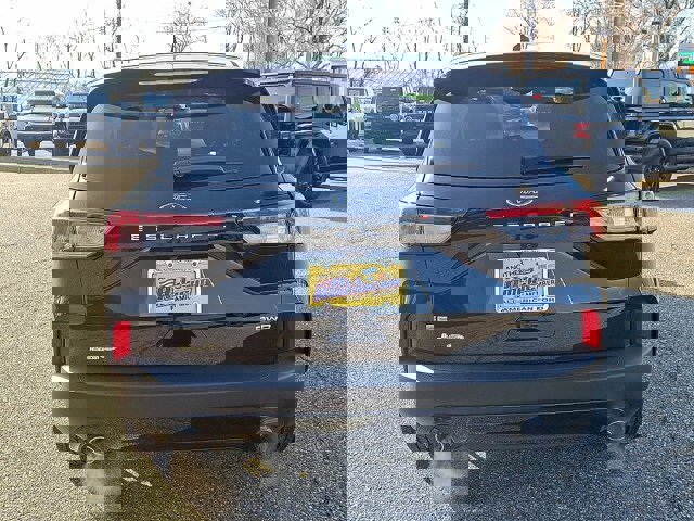 Certified 2022 Ford Escape SE w/ SE Sport Appearance Package image 7