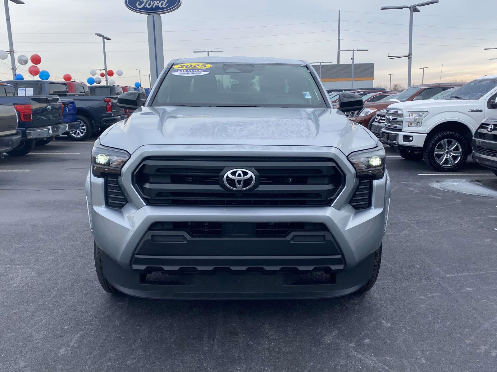 Used 2025 Toyota Tacoma SR RWD image 2