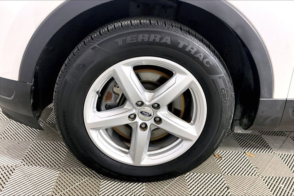 Certified 2019 Ford Explorer XLT w/ Equipment Group 202A FWD image 6