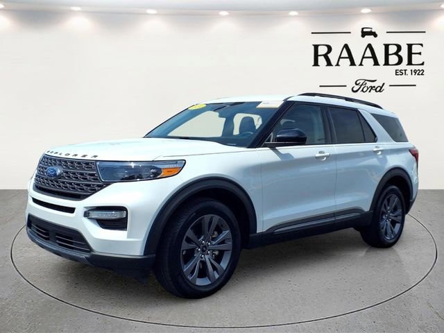 Certified 2024 Ford Explorer XLT w/ Equipment Group 202A AWD/4WD image 3