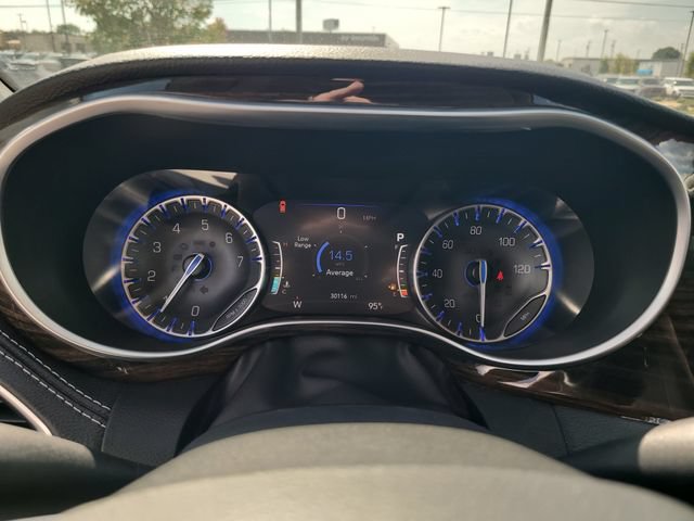 Used 2024 Chrysler Pacifica Limited FWD image 15