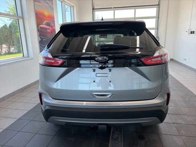 Certified 2022 Ford Edge SEL w/ Convenience Package AWD/4WD image 4