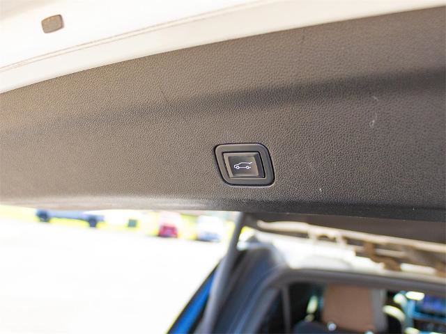 Used 2021 Chevrolet Suburban High Country image 11