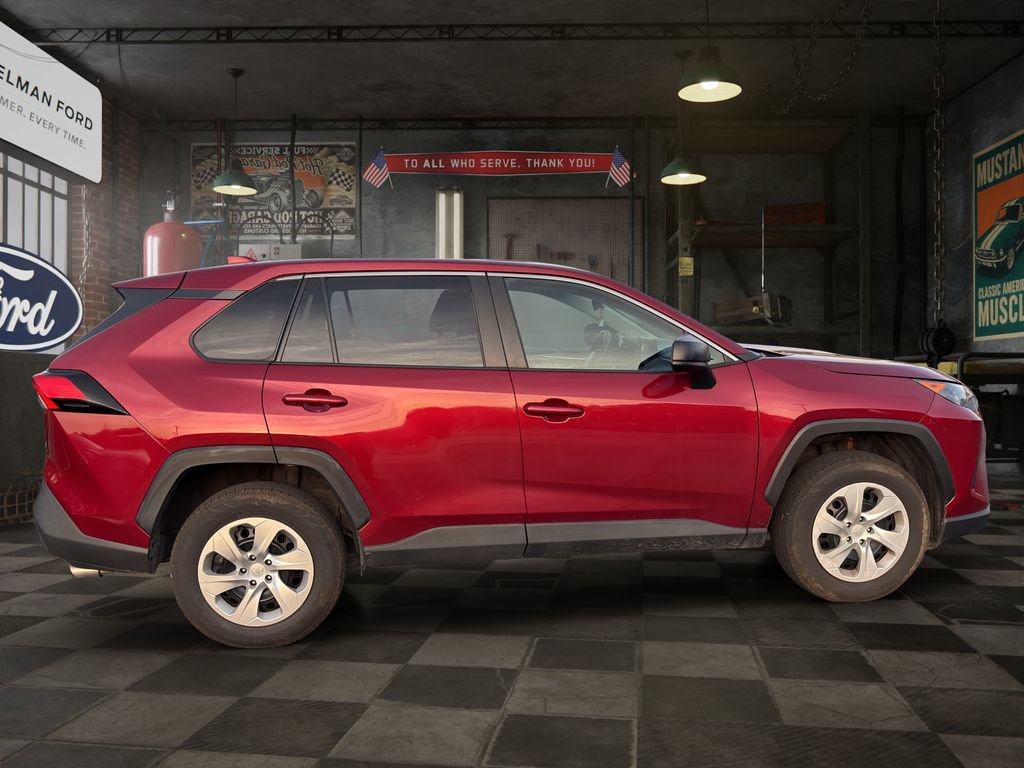 Used 2022 Toyota RAV4 LE FWD image 7