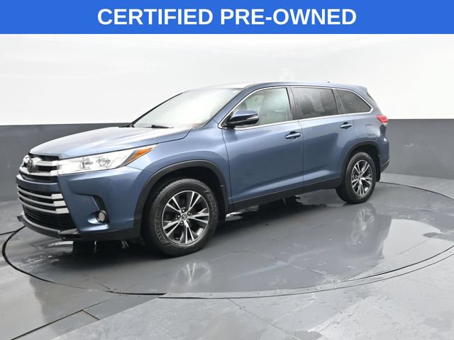 Used 2019 Toyota Highlander Plus AWD/4WD image 2