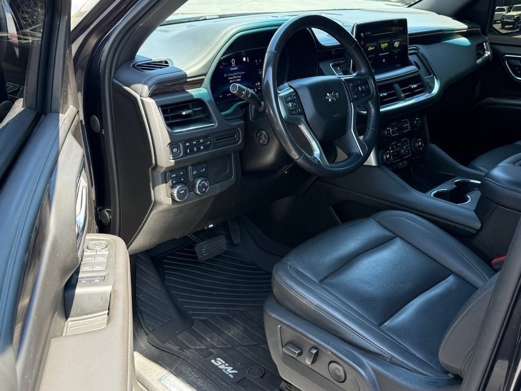 Used 2022 Chevrolet Suburban Z71 w/ Luxury Package AWD/4WD image 10